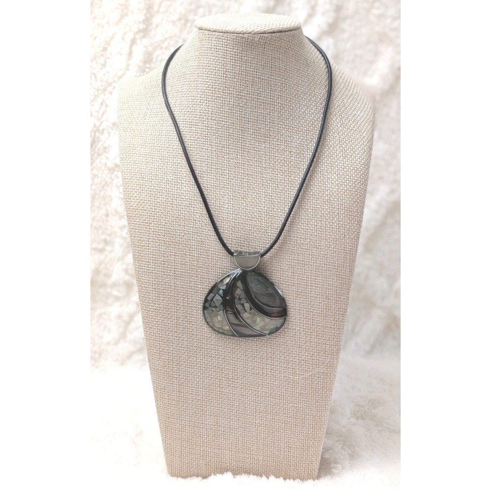 Lia Sophia "Seaside" Gunmetal Tone Abalone‎ Shell Chip Pendant Cord Necklace